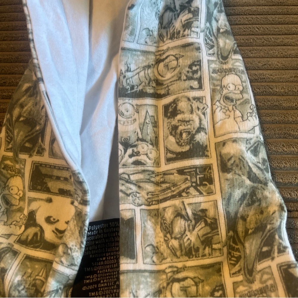 Universal Studios "Epic Adventures" Attractions Hoodie Jacket Youth/ Size Large - Picture 5 of 12